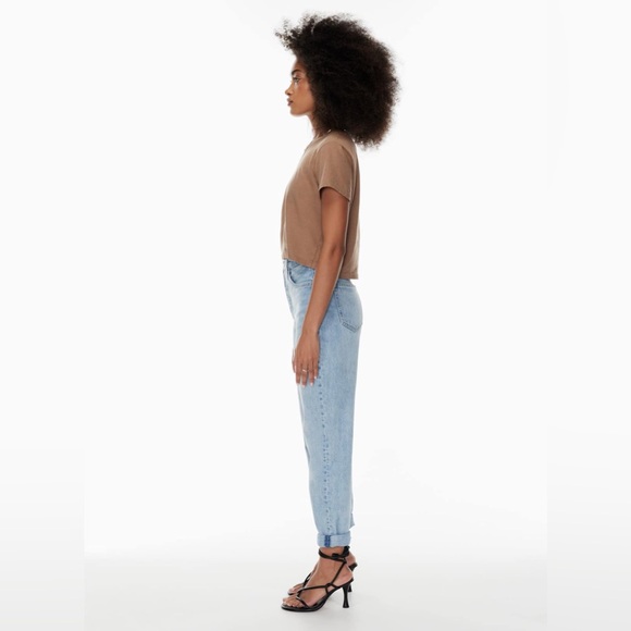 Aritzia Denim Forum The Boyfriend High Rise Loose 28l
High-rise loose jeans - Picture 3 of 8